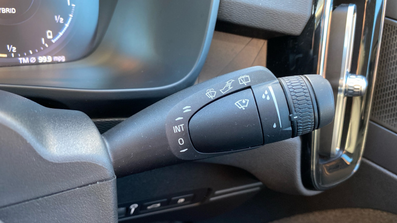 Volvo Xc40 1.5 T5 Recharge PHEV Ultimate Dark 5dr Auto Estate